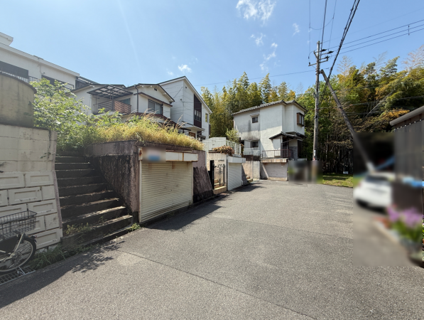 枚方市藤阪東町、土地の前面道路を含む現地写真画像です