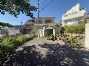 枚方市杉山手、土地の前面道路を含む現地写真画像です