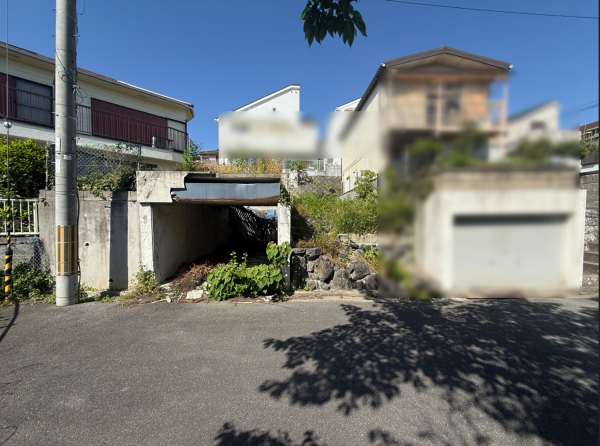 枚方市杉山手、土地の前面道路を含む現地写真画像です