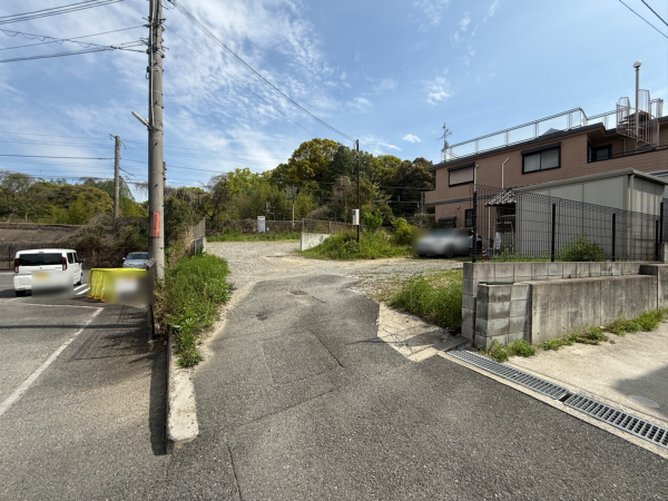 枚方市藤阪元町、土地の前面道路を含む現地写真画像です
