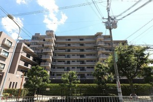 枚方市長尾谷町、中古マンションの外観画像です