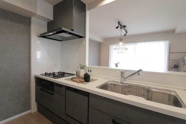 枚方市長尾谷町、中古マンションのキッチン画像です