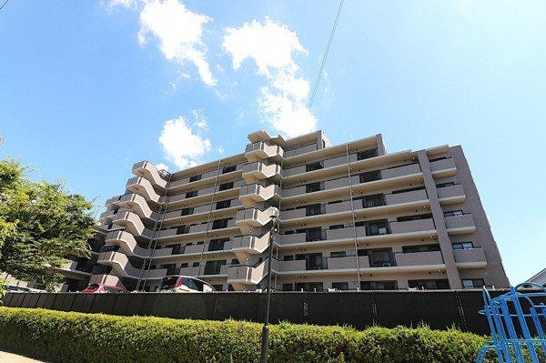 枚方市長尾谷町、中古マンションの外観画像です