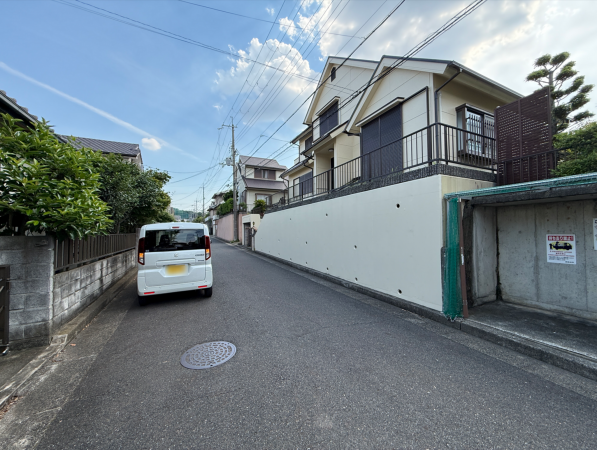 京田辺市花住坂、中古一戸建ての外観画像です