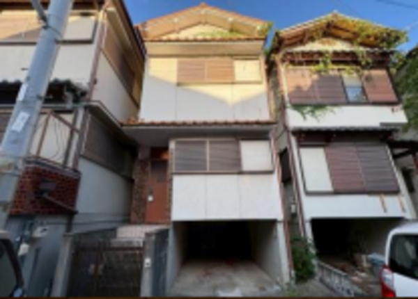 枚方市尊延寺、中古一戸建ての外観画像です