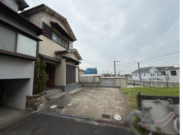 枚方市長尾宮前、中古一戸建ての外観画像です