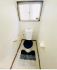 枚方市津田東町、中古一戸建てのトイレ画像です