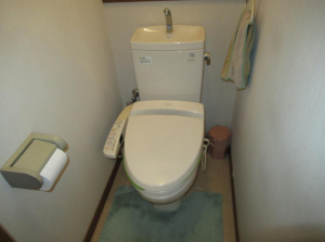 枚方市長尾谷町、中古一戸建てのトイレ画像です