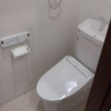 枚方市野村中町、中古一戸建てのトイレ画像です