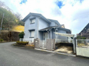 枚方市尊延寺、中古一戸建ての外観画像です