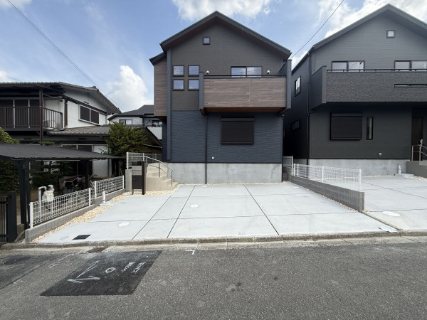 枚方市長尾東町、新築一戸建ての外観画像です