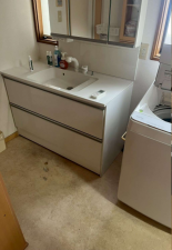 京田辺市花住坂、中古一戸建ての洗面画像です