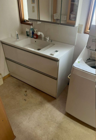 京田辺市花住坂、中古一戸建ての洗面画像です