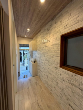 枚方市招提大谷、中古一戸建ての玄関画像です