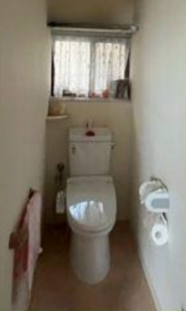 枚方市長尾家具町、中古一戸建てのトイレ画像です