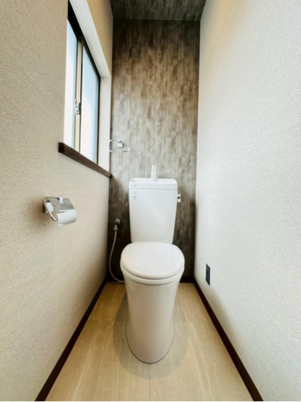京田辺市花住坂、中古一戸建てのトイレ画像です