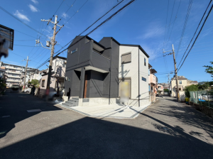 枚方市春日東町、新築一戸建ての外観画像です