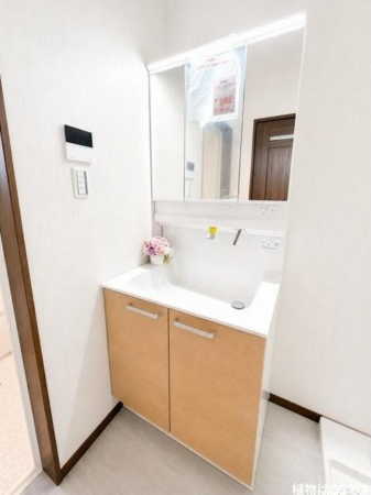 枚方市春日東町、新築一戸建ての洗面画像です