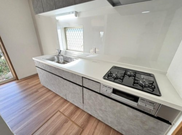 京田辺市山手東、中古一戸建てのキッチン画像です