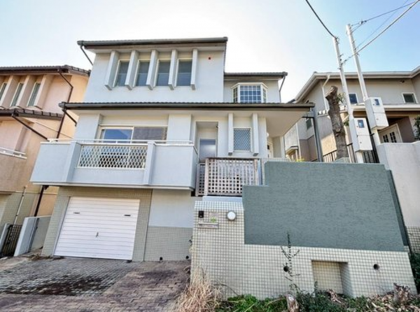 京田辺市山手東、中古一戸建ての外観画像です