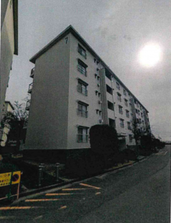 枚方市田口山、中古マンションの外観画像です