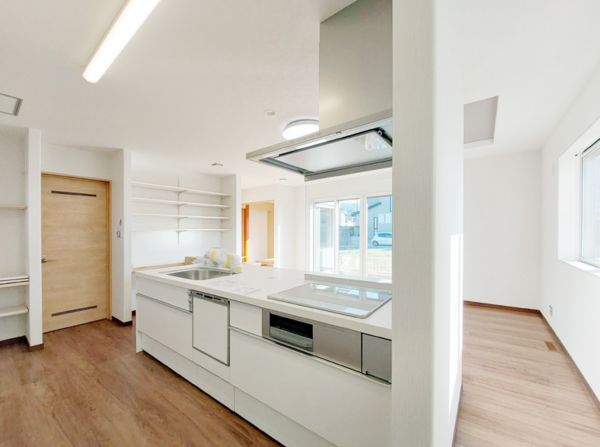 枚方市津田北町、新築一戸建てのキッチン画像です