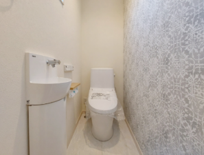 枚方市津田北町、新築一戸建てのトイレ画像です