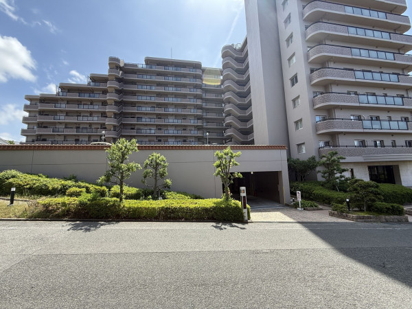 枚方市長尾谷町、中古マンションの外観画像です
