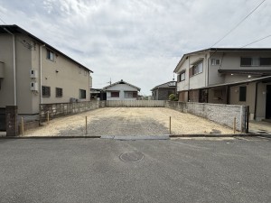 枚方市杉山手、土地の前面道路を含む現地写真画像です