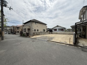 枚方市杉山手、土地の前面道路を含む現地写真画像です