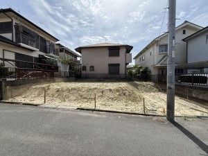 枚方市長尾家具町、土地の前面道路を含む現地写真画像です