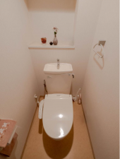 京田辺市大住、中古マンションのトイレ画像です