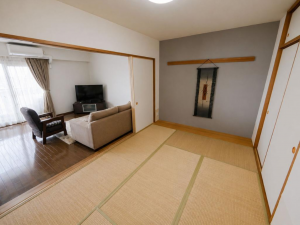 京田辺市大住、中古マンションの内装画像です