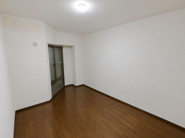 京田辺市大住、中古マンションの内装画像です