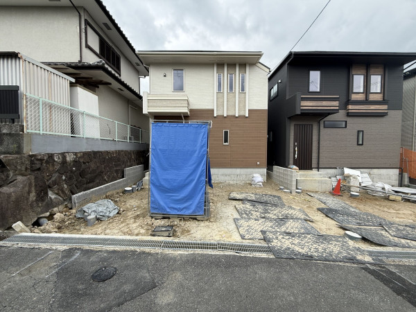 枚方市長尾東町、新築一戸建ての外観画像です