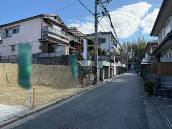 枚方市杉山手、土地の前面道路を含む現地写真画像です