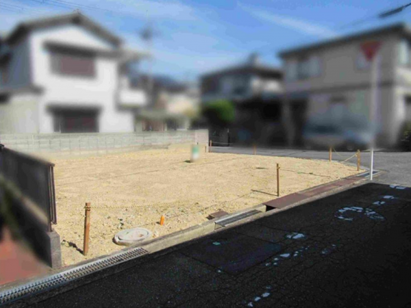 枚方市藤阪北町、土地の前面道路を含む現地写真画像です