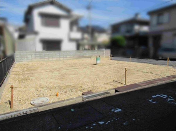 枚方市藤阪北町、土地の前面道路を含む現地写真画像です