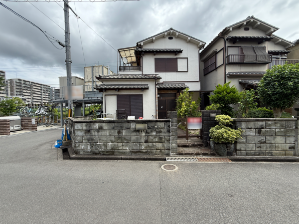 枚方市津田駅前、土地の前面道路を含む現地写真画像です