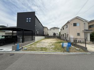 枚方市津田南町、土地の前面道路を含む現地写真画像です