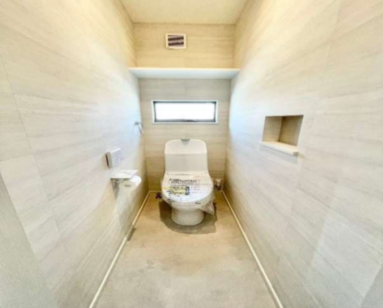 京田辺市薪、中古一戸建てのトイレ画像です
