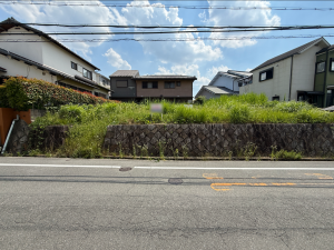 枚方市長尾東町、土地の前面道路を含む現地写真画像です
