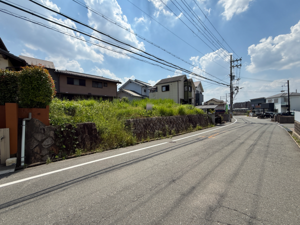 枚方市長尾東町、土地の前面道路を含む現地写真画像です