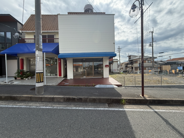 枚方市藤阪東町、収益物件/店舗付住宅の外観画像です