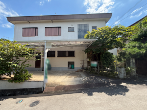交野市妙見坂、土地の前面道路を含む現地写真画像です