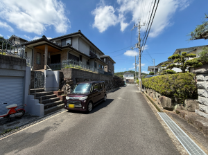 交野市妙見東、土地の前面道路を含む現地写真画像です