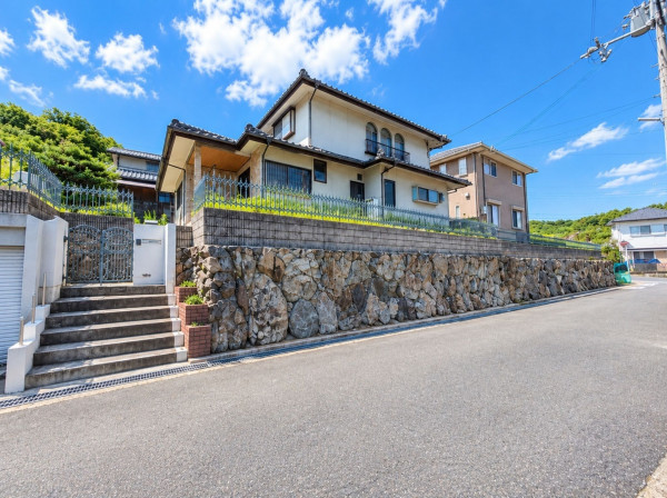 交野市妙見東、土地の前面道路を含む現地写真画像です