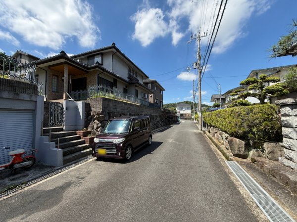 交野市妙見東、土地の前面道路を含む現地写真画像です