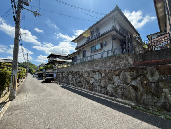 交野市妙見東、土地の前面道路を含む現地写真画像です