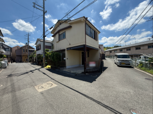 交野市南星台、土地の前面道路を含む現地写真画像です